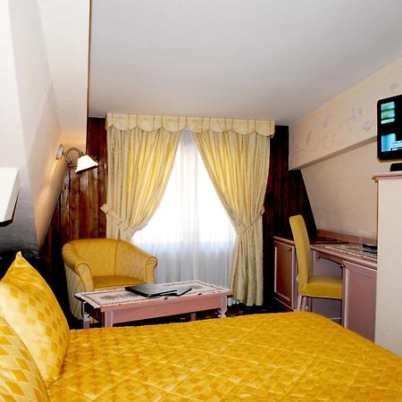 Hotel Miramonti Madonna Buitenkant foto